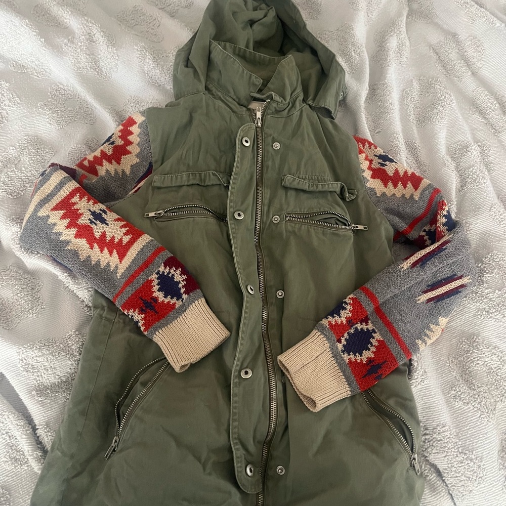 Women’s Thread & Supply zip up jacket